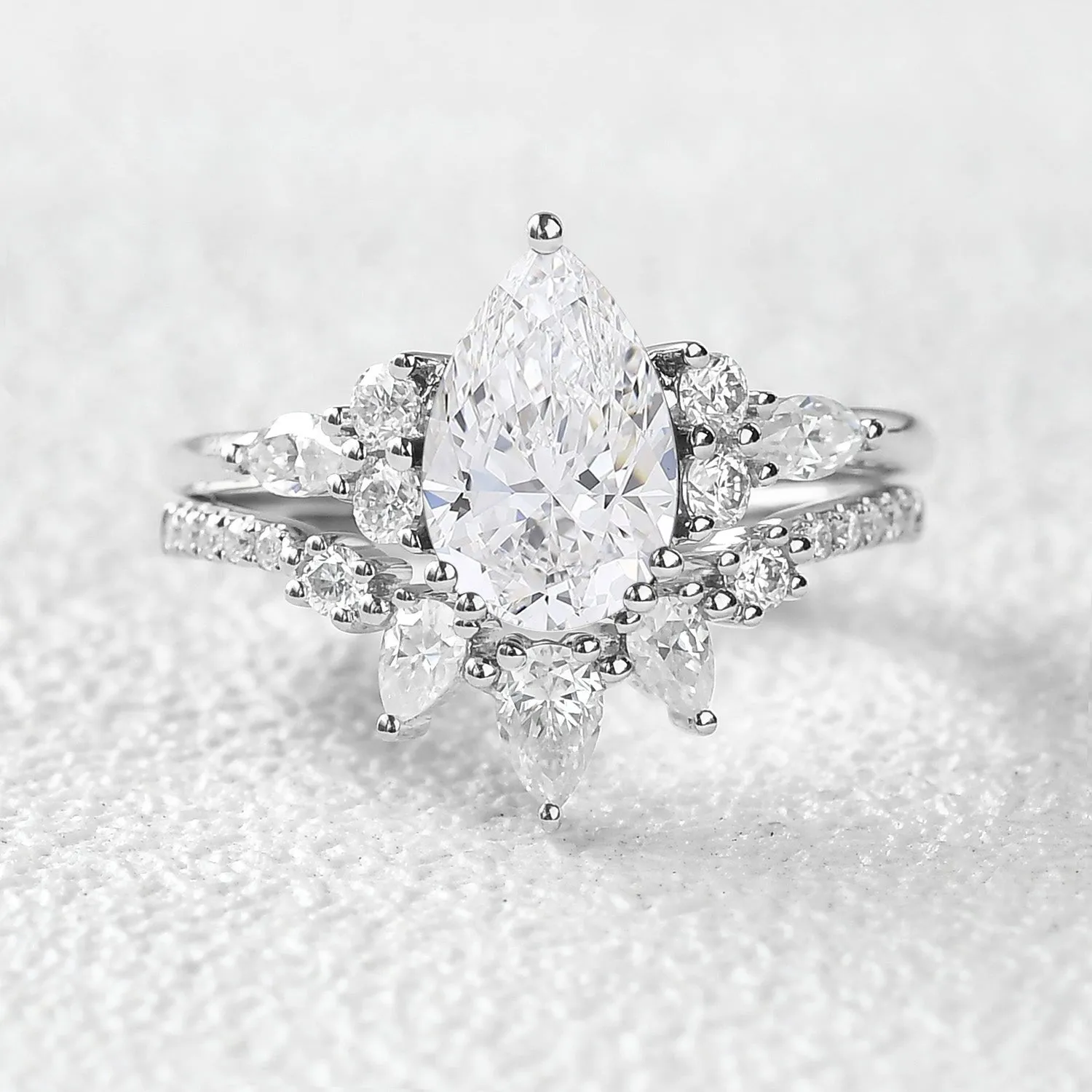 1.5ct Pear Cut Lab Grown Diamond Cluster Gold Ring Set 2pcs