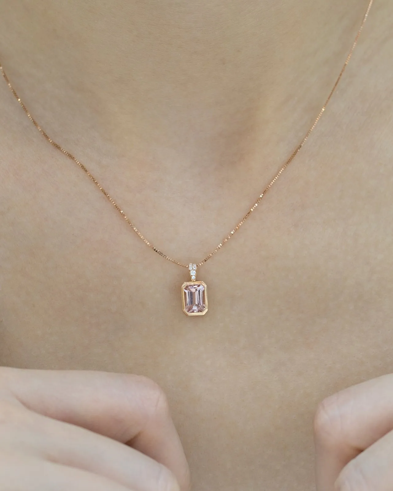 18k Gold Morganite Diamond Pendant Necklace