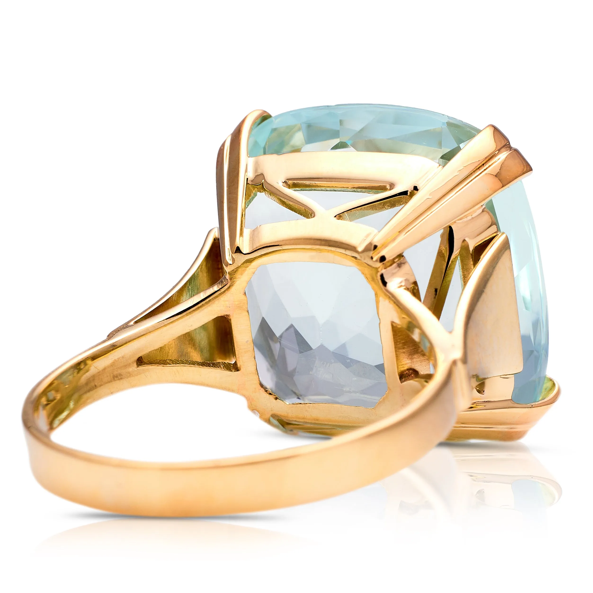 Art Deco | 13ct aquamarine ring, set in 18ct yellow gold