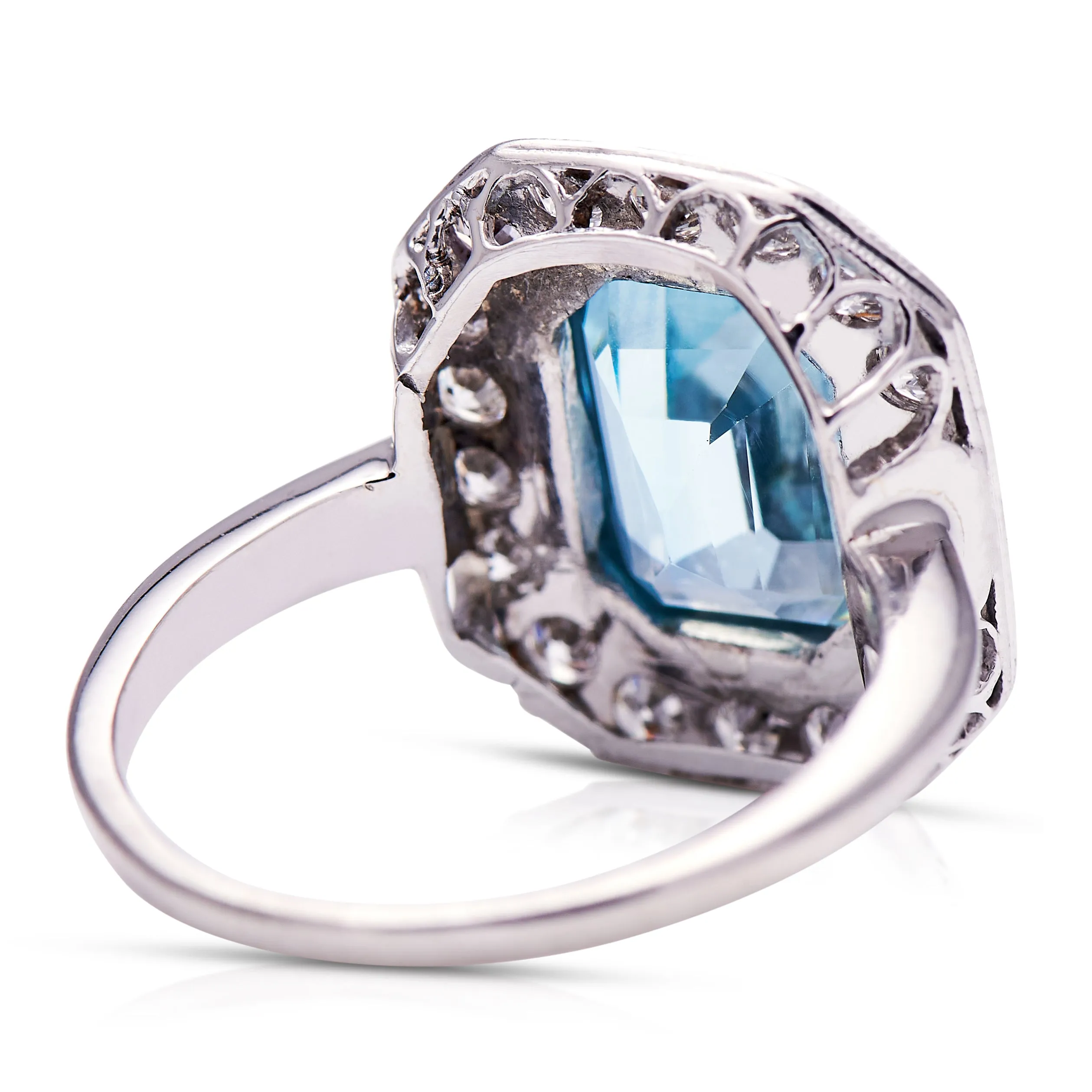 Art Deco aquamarine and diamond cluster ring, platinum