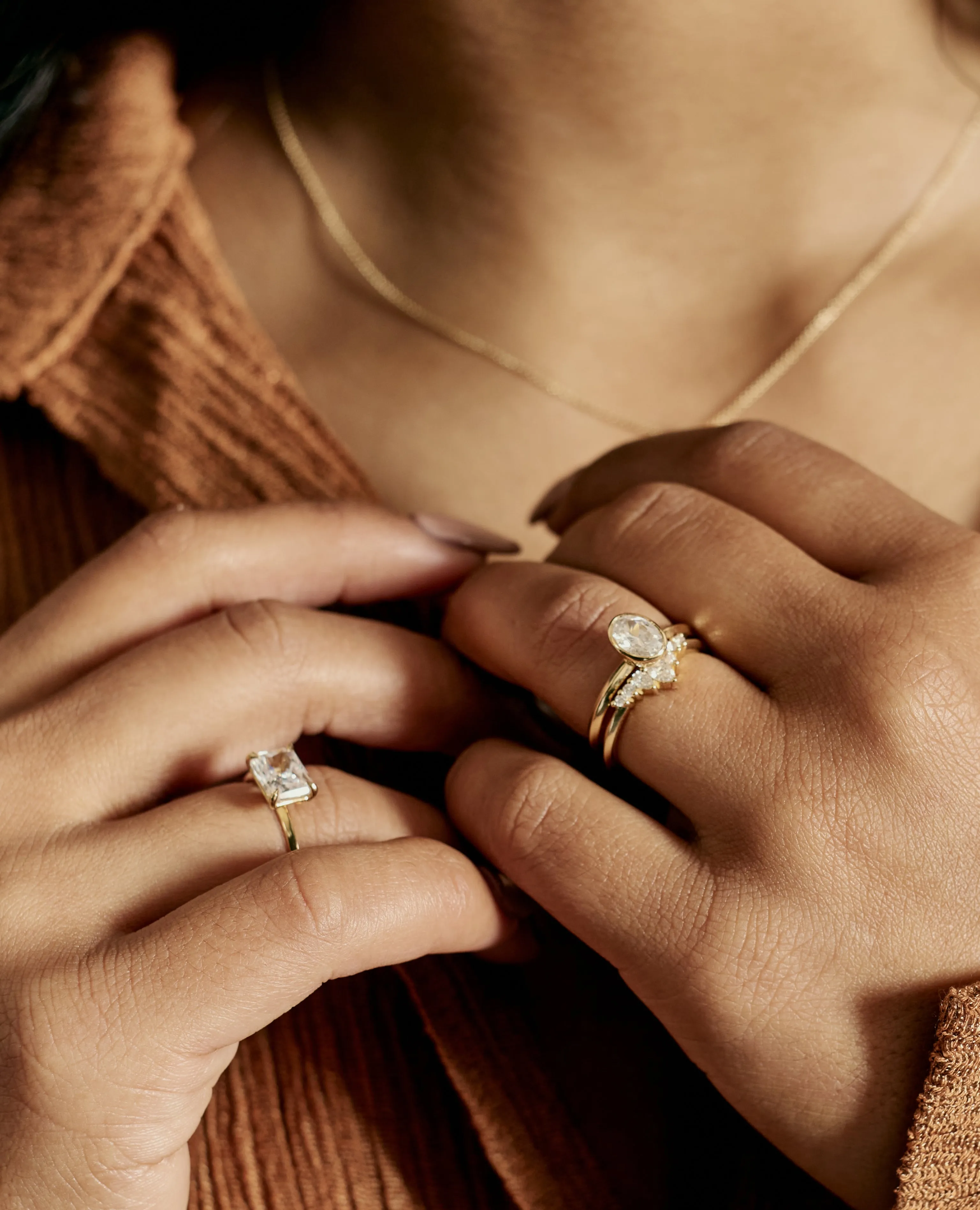 Comet Arund Wedding Band