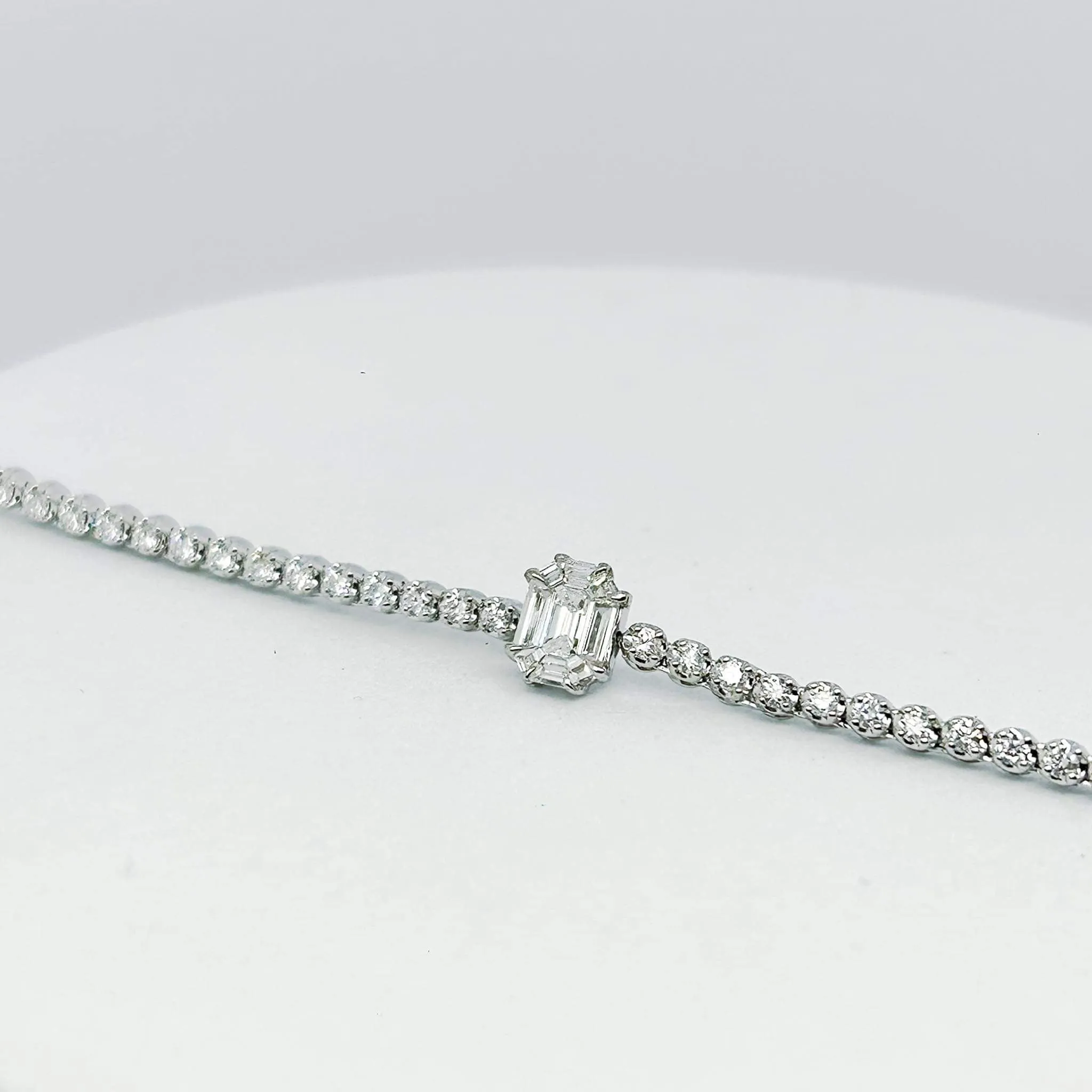 Emerald Invisible Setting Pie Cut Tennis Diamond Bracelet 18kt