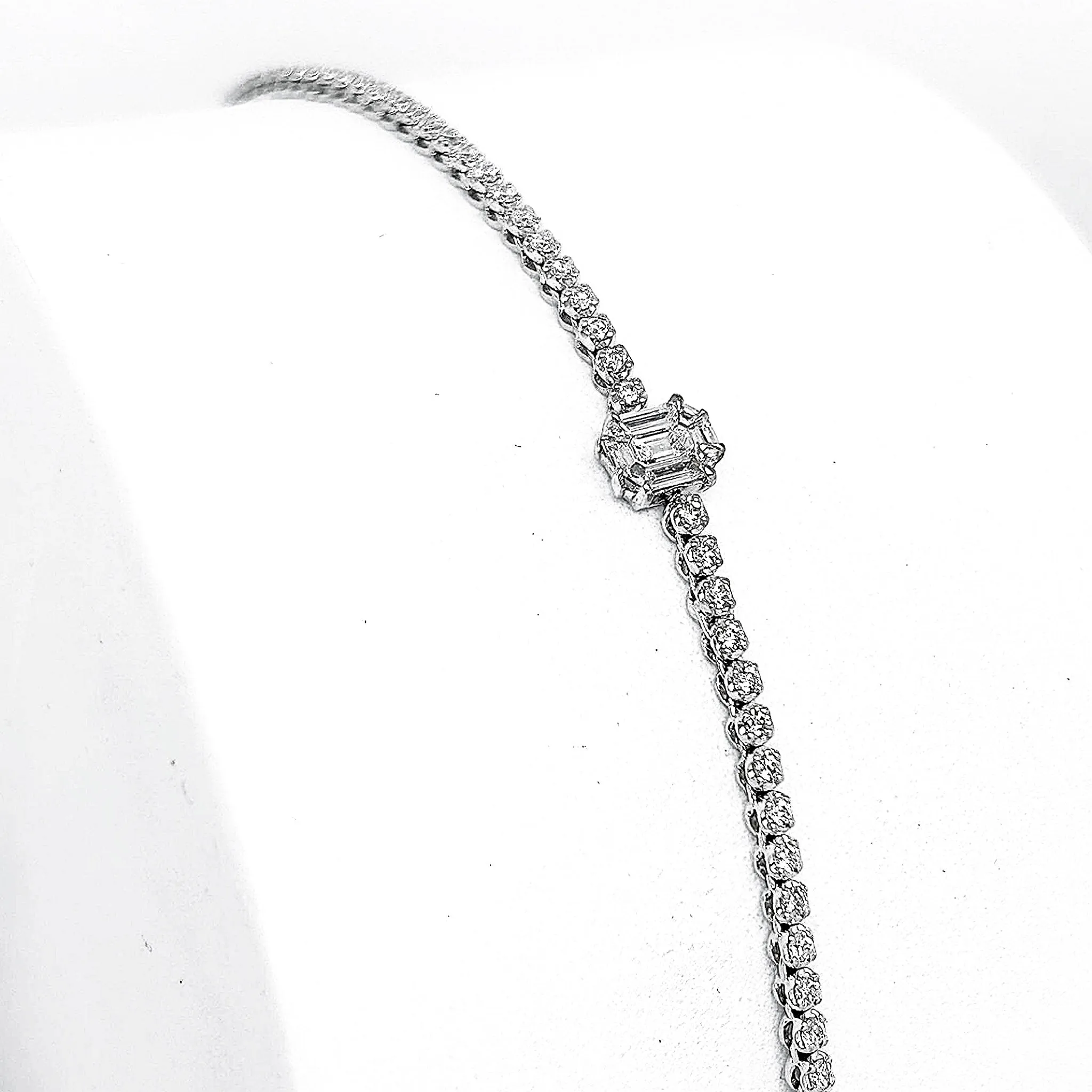 Emerald Invisible Setting Pie Cut Tennis Diamond Bracelet 18kt