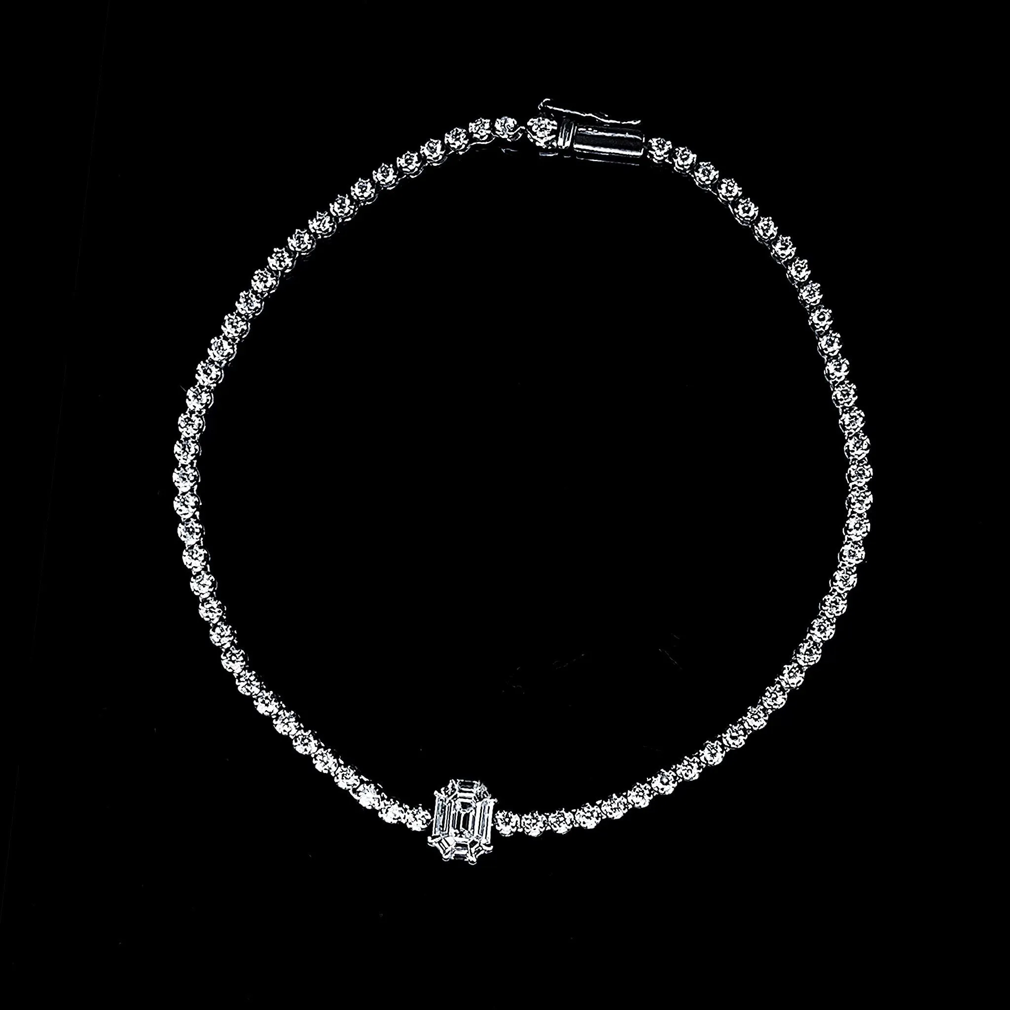 Emerald Invisible Setting Pie Cut Tennis Diamond Bracelet 18kt