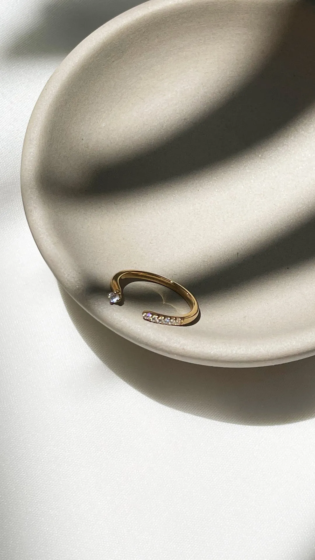 Lea Ring 9K Yellow Gold