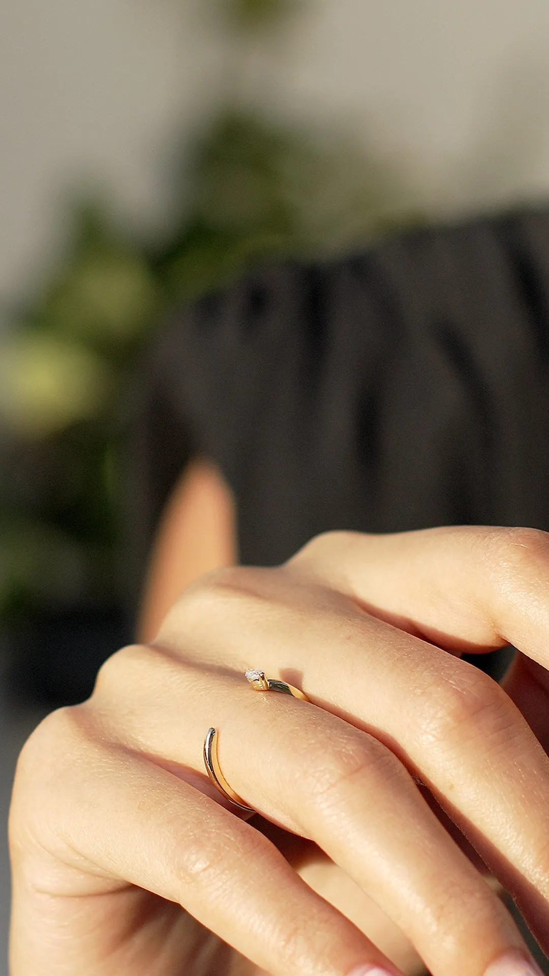 Mia Ring 9K Yellow Gold