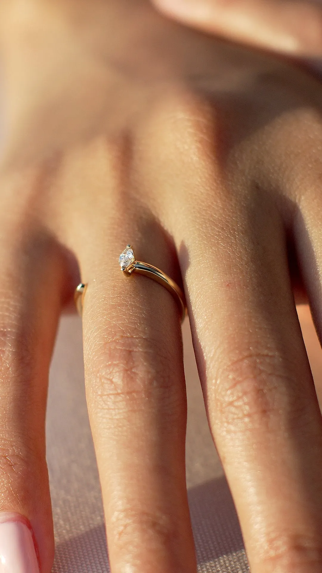 Mia Ring 9K Yellow Gold