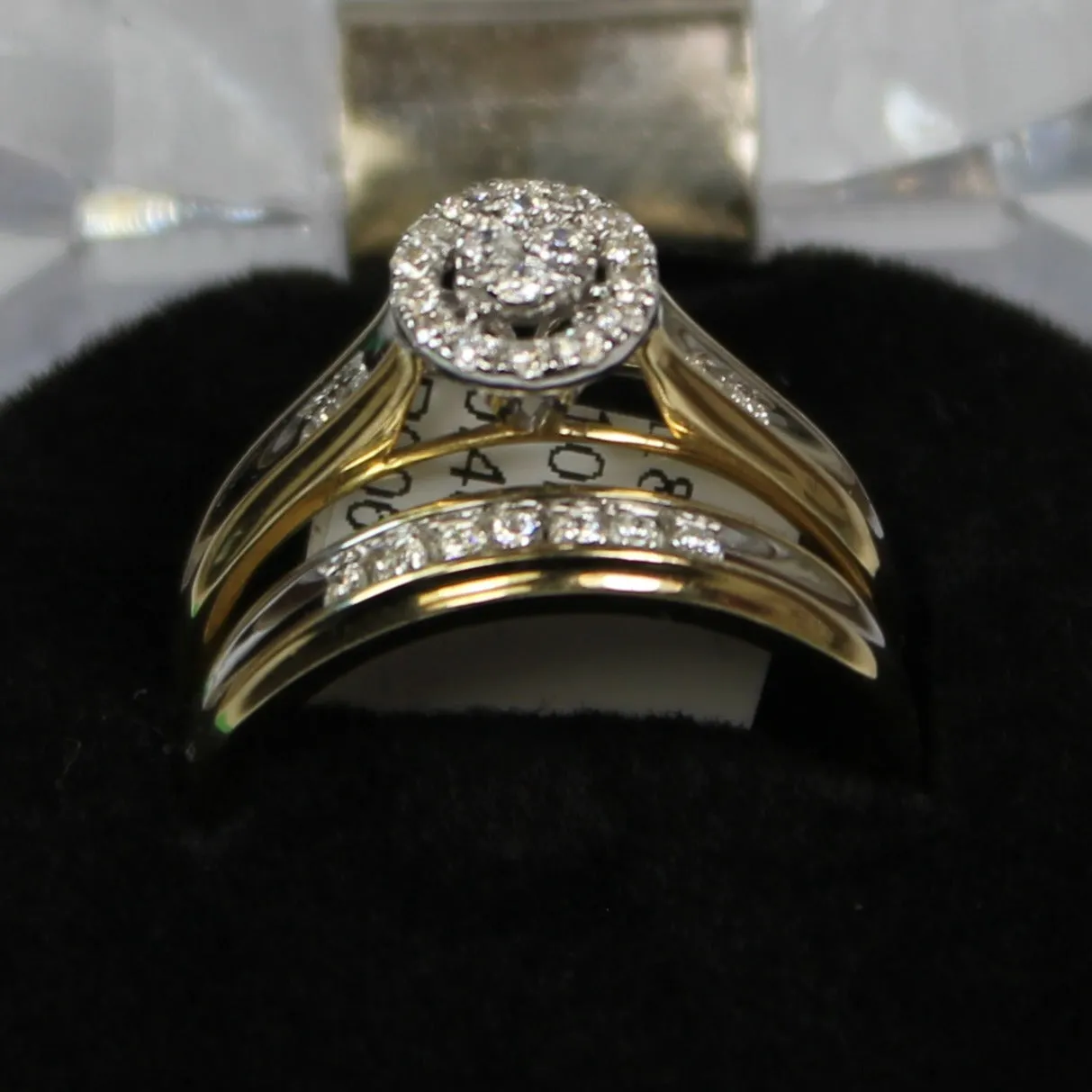 R0065: 10k 3 set wedding rings. 0.60ct total diamond weights.