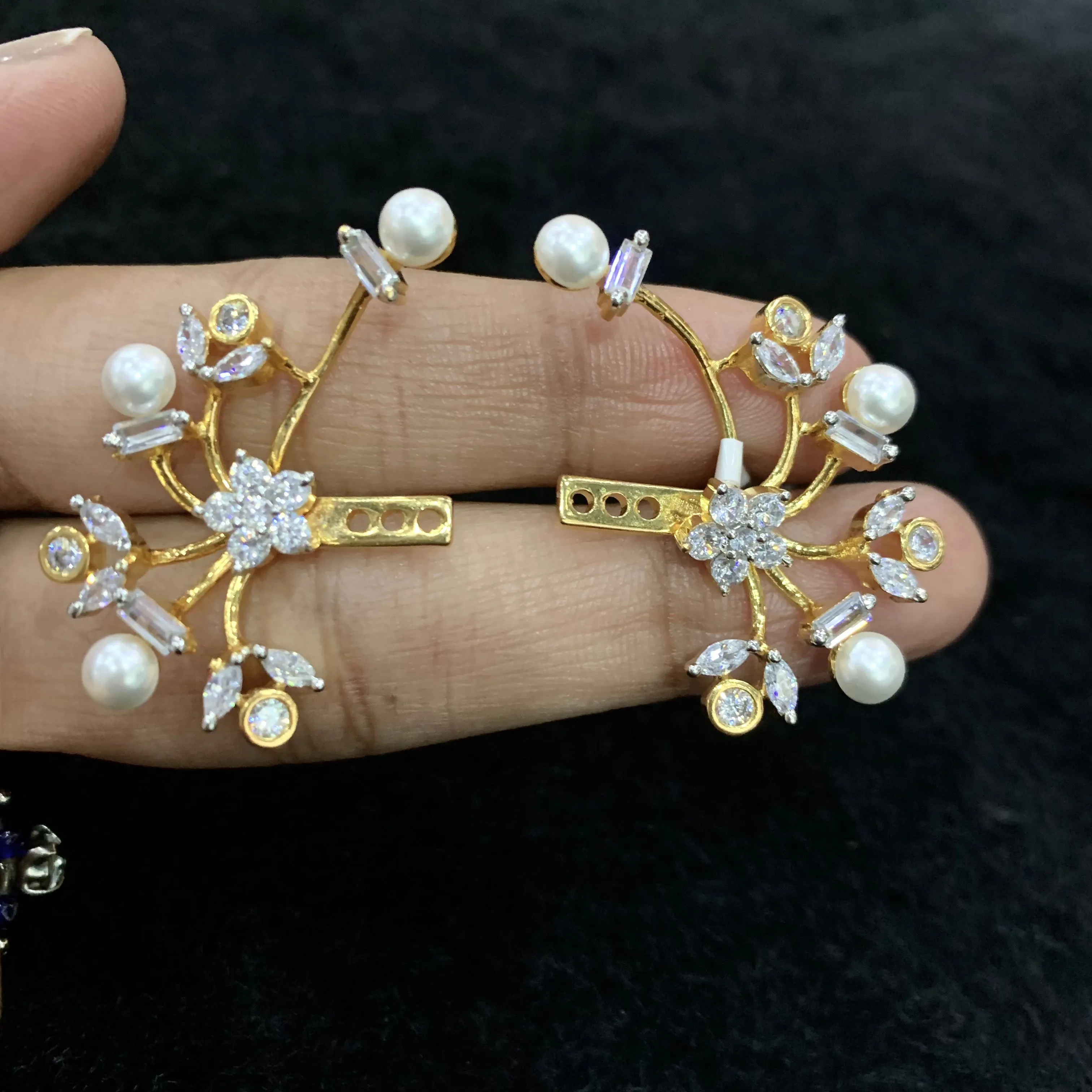 Zircon Earrings 357678